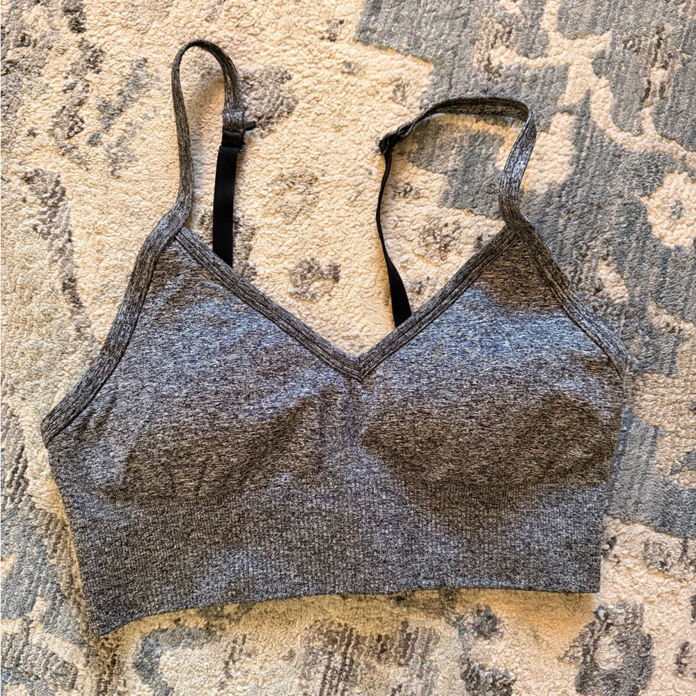 Lululemon Ebb to Street bra size 6 GUC